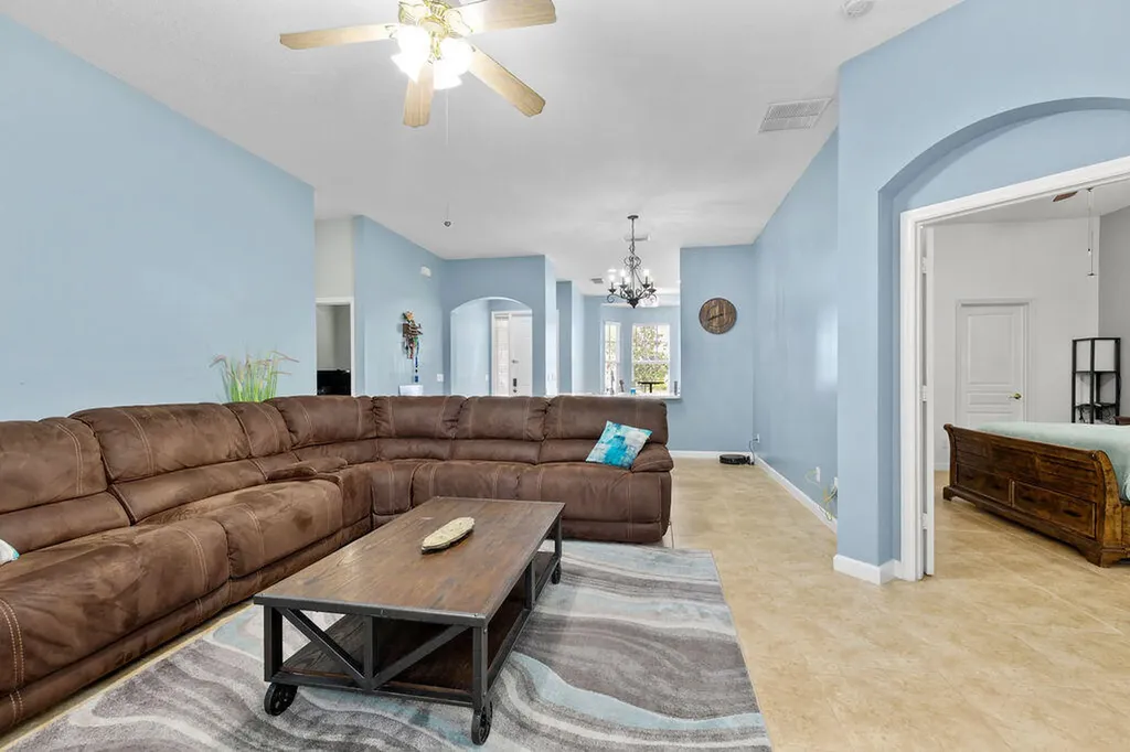 10518 SW Westlawn Boulevard Port St Lucie FL 34987