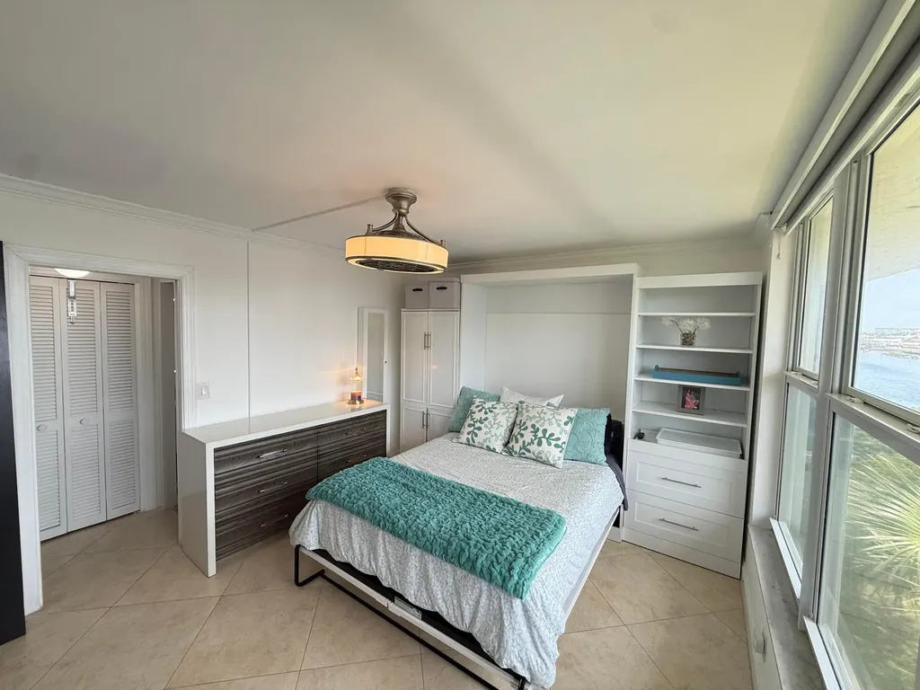 3180 NE 48th Court Lighthouse Point FL 33064