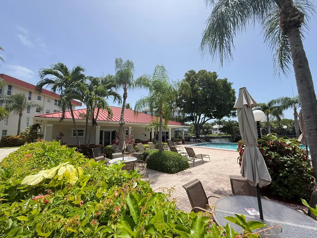 3180 NE 48th Court Lighthouse Point FL 33064