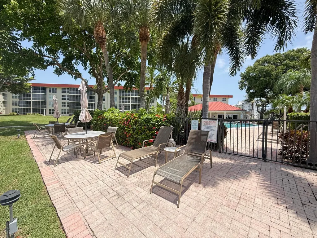 3180 NE 48th Court Lighthouse Point FL 33064