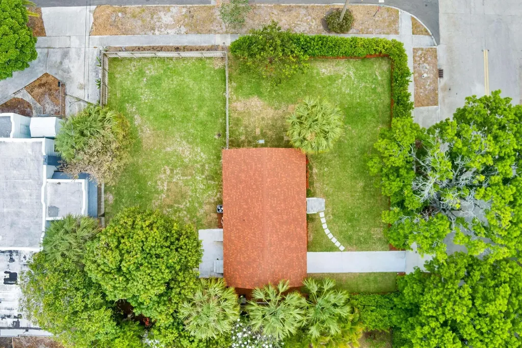 6312 Garden Avenue West Palm Beach FL 33405