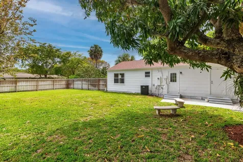 6312 Garden Avenue West Palm Beach FL 33405