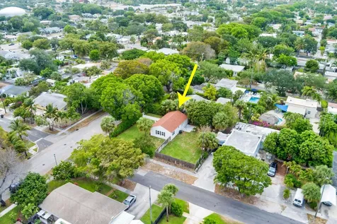 6312 Garden Avenue West Palm Beach FL 33405