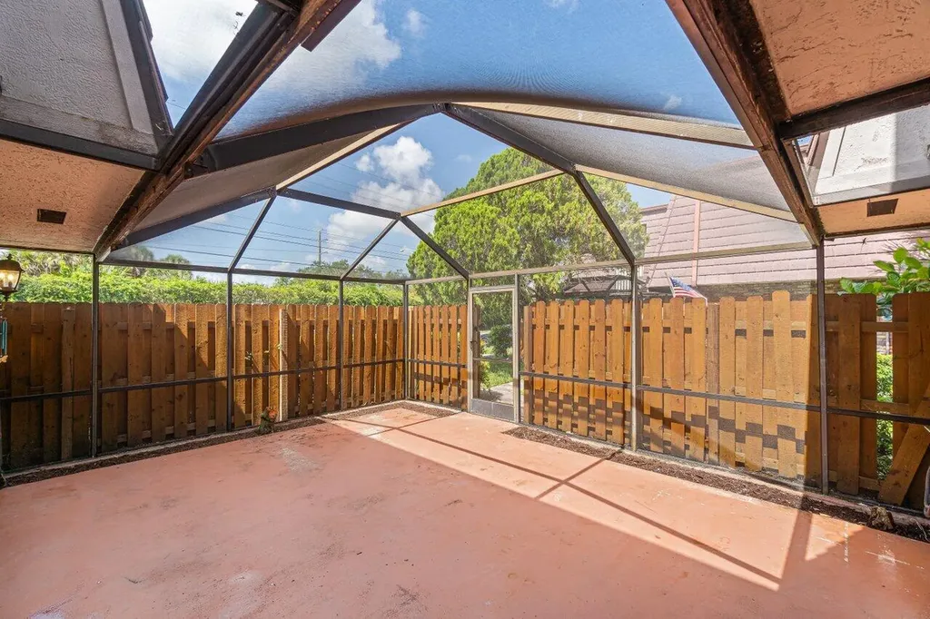 7633 Courtyard Run W Boca Raton FL 33433