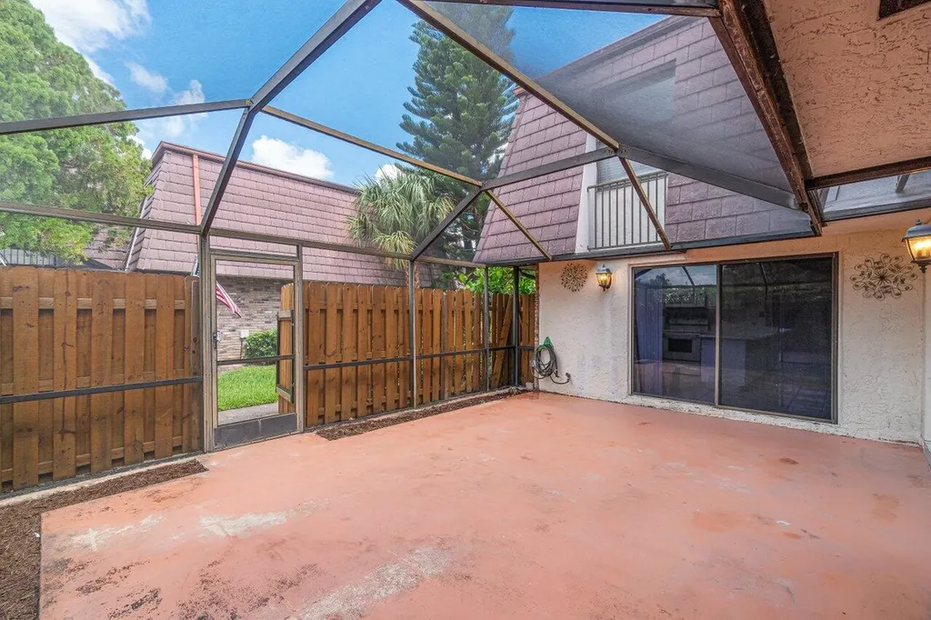 7633 Courtyard Run W Boca Raton FL 33433
