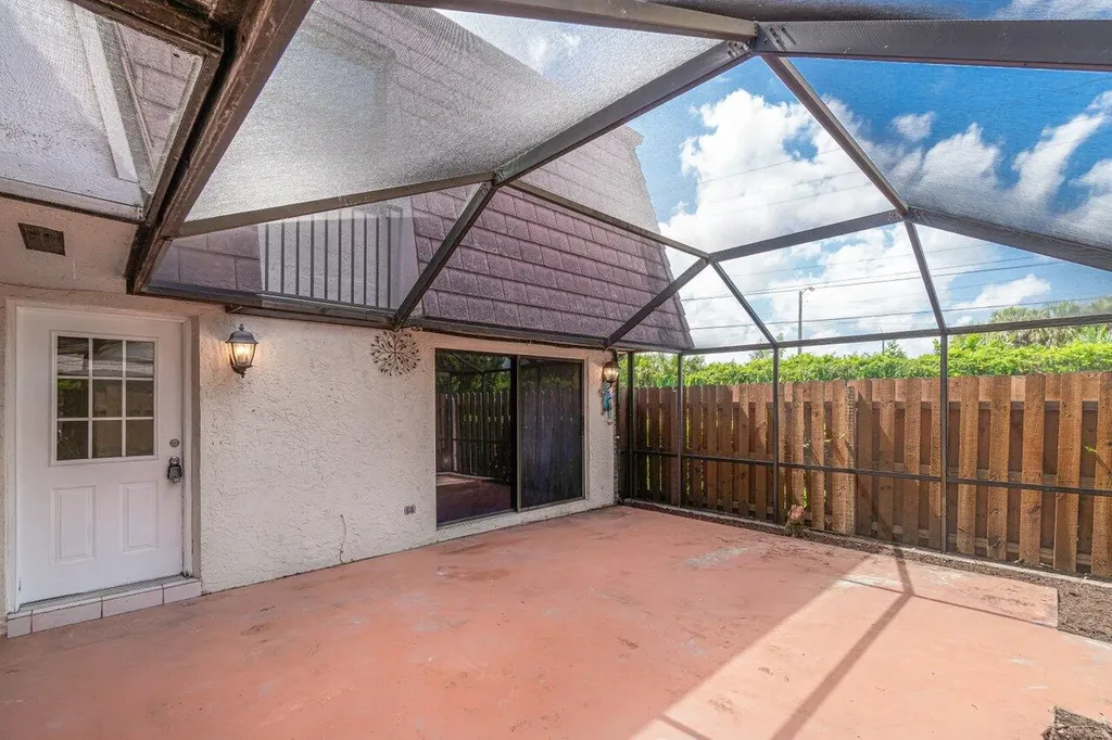 7633 Courtyard Run W Boca Raton FL 33433