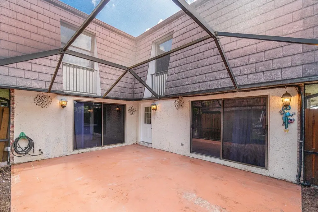7633 Courtyard Run W Boca Raton FL 33433
