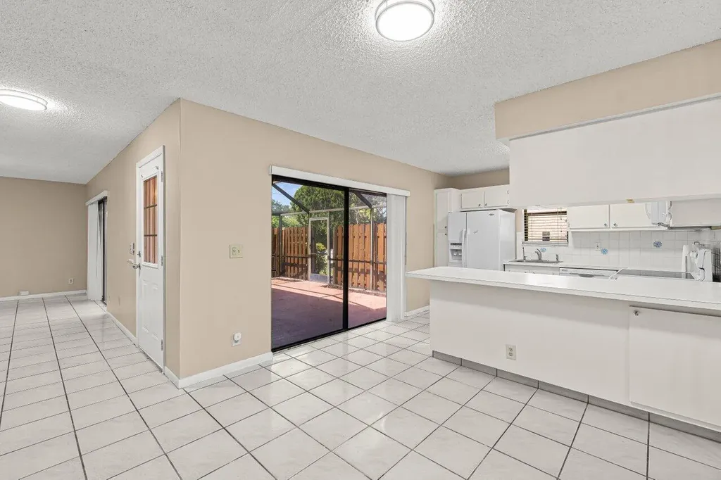 7633 Courtyard Run W Boca Raton FL 33433