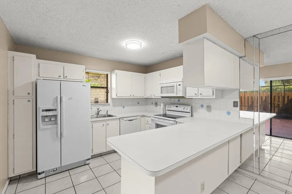 7633 Courtyard Run W Boca Raton FL 33433