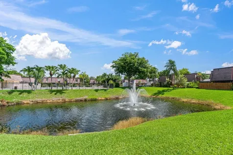 7633 Courtyard Run W Boca Raton FL 33433