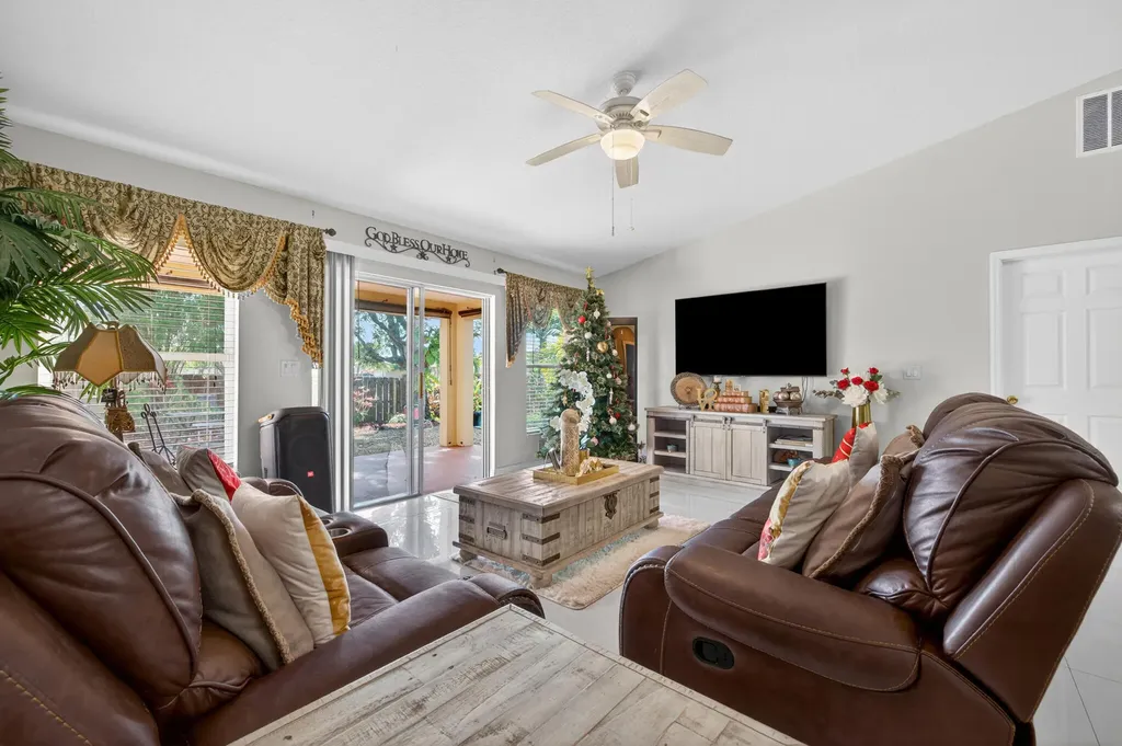 598 SW Kaabe Avenue Port St Lucie FL 34953