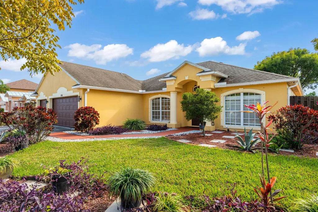598 SW Kaabe Avenue Port St Lucie FL 34953