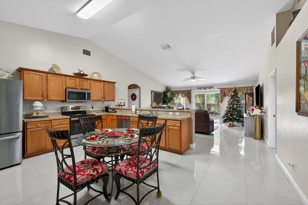 598 SW Kaabe Avenue Port St Lucie FL 34953