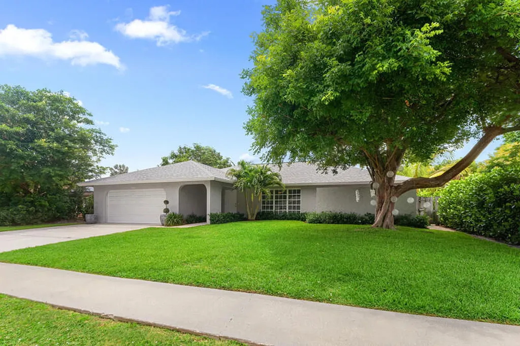 1739 Brae Burn Place Wellington FL 33414