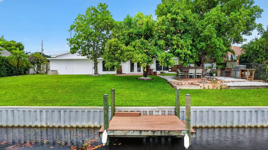 7951 W Lake Drive Lake Clarke Shores FL 33406