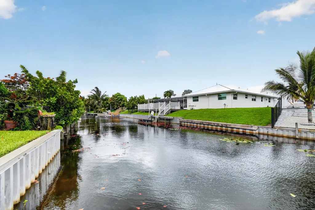 7951 W Lake Drive Lake Clarke Shores FL 33406