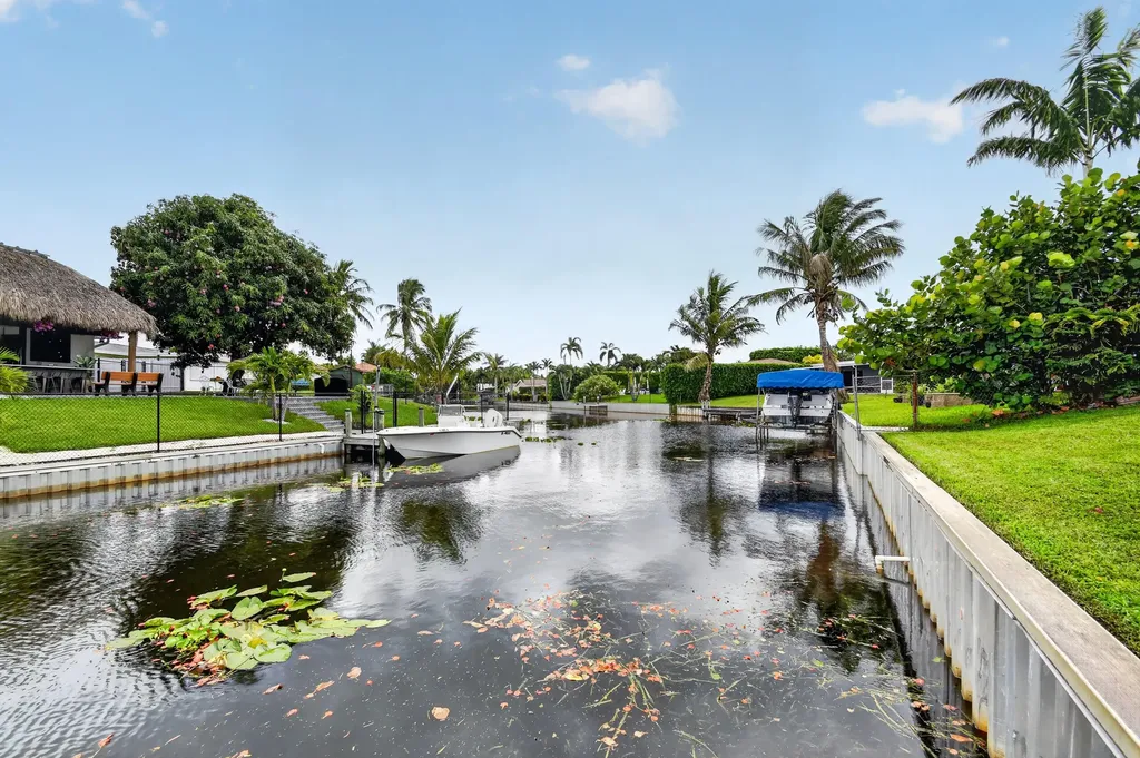 7951 W Lake Drive Lake Clarke Shores FL 33406