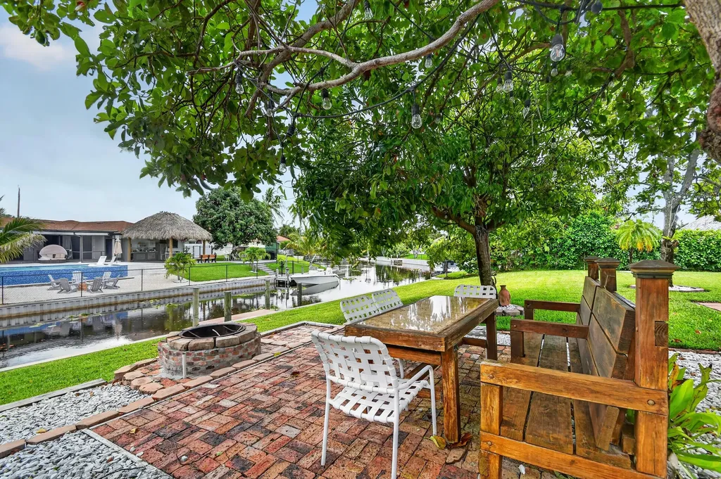 7951 W Lake Drive Lake Clarke Shores FL 33406