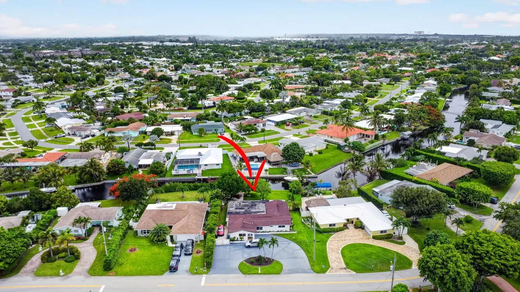 7951 W Lake Drive Lake Clarke Shores FL 33406