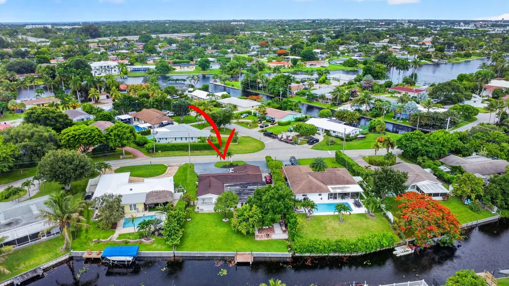 7951 W Lake Drive Lake Clarke Shores FL 33406