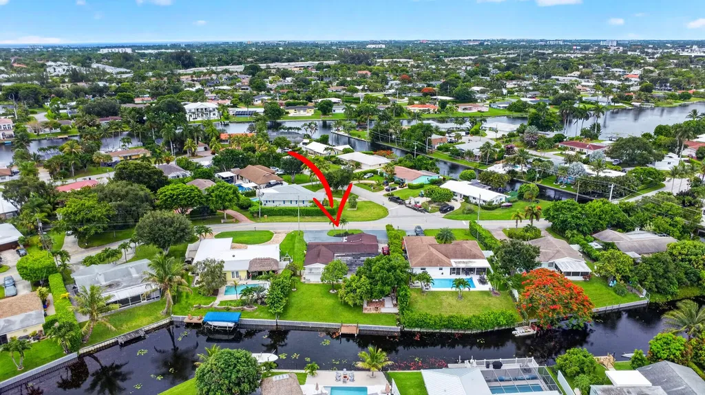 7951 W Lake Drive Lake Clarke Shores FL 33406