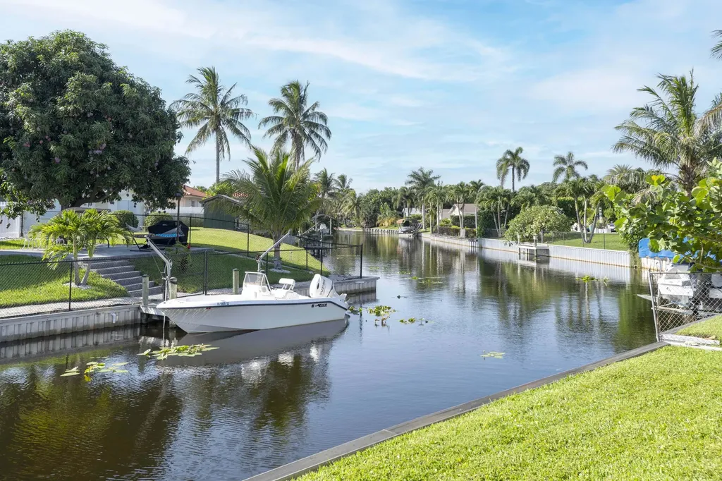 7951 W Lake Drive Lake Clarke Shores FL 33406