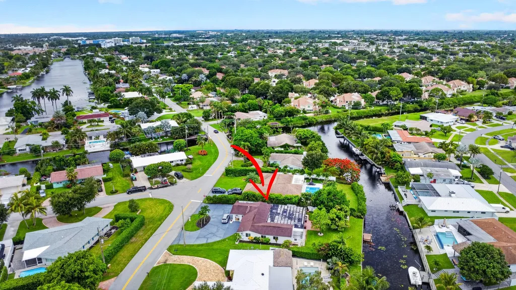 7951 W Lake Drive Lake Clarke Shores FL 33406