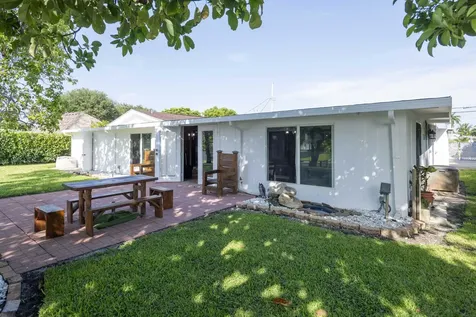 7951 W Lake Drive Lake Clarke Shores FL 33406