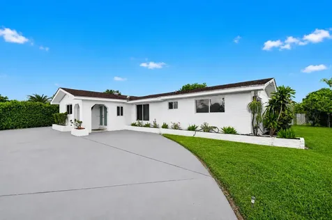7951 W Lake Drive Lake Clarke Shores FL 33406
