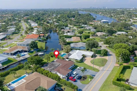 7951 W Lake Drive Lake Clarke Shores FL 33406
