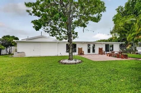 7951 W Lake Drive Lake Clarke Shores FL 33406