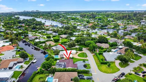7951 W Lake Drive Lake Clarke Shores FL 33406