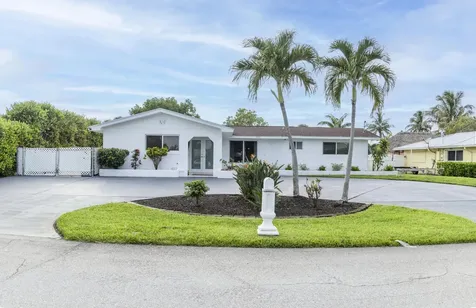 7951 W Lake Drive Lake Clarke Shores FL 33406
