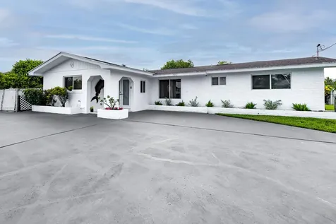 7951 W Lake Drive Lake Clarke Shores FL 33406