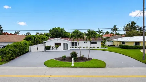 7951 W Lake Drive Lake Clarke Shores FL 33406