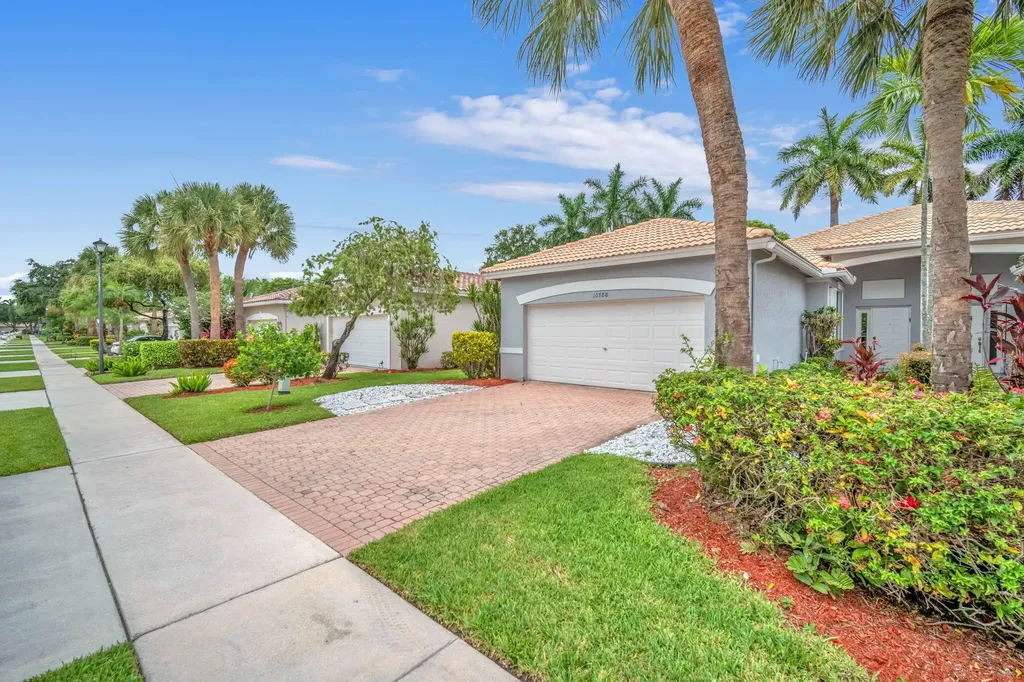 10788 Royal Caribbean Circle Boynton Beach FL 33437