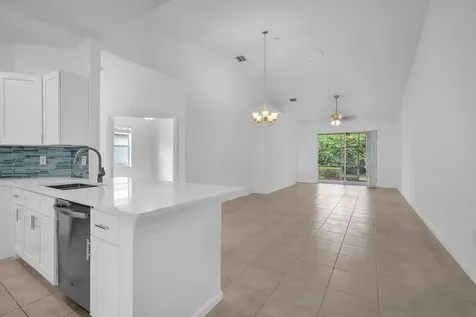 10788 Royal Caribbean Circle Boynton Beach FL 33437