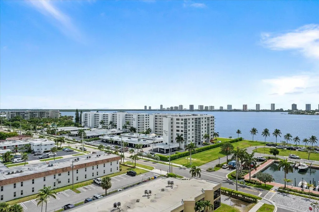 220 Lake Shore Drive Lake Park FL 33403