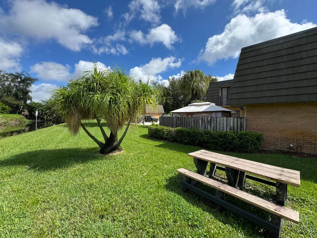 4709 47th Way West Palm Beach FL 33407