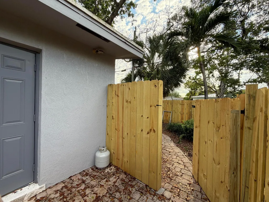 1023 NW 1st Avenue Fort Lauderdale FL 33311