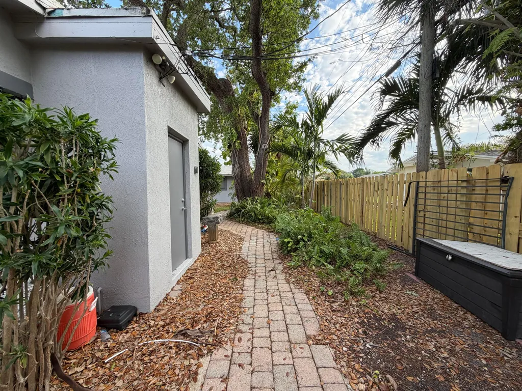 1023 NW 1st Avenue Fort Lauderdale FL 33311