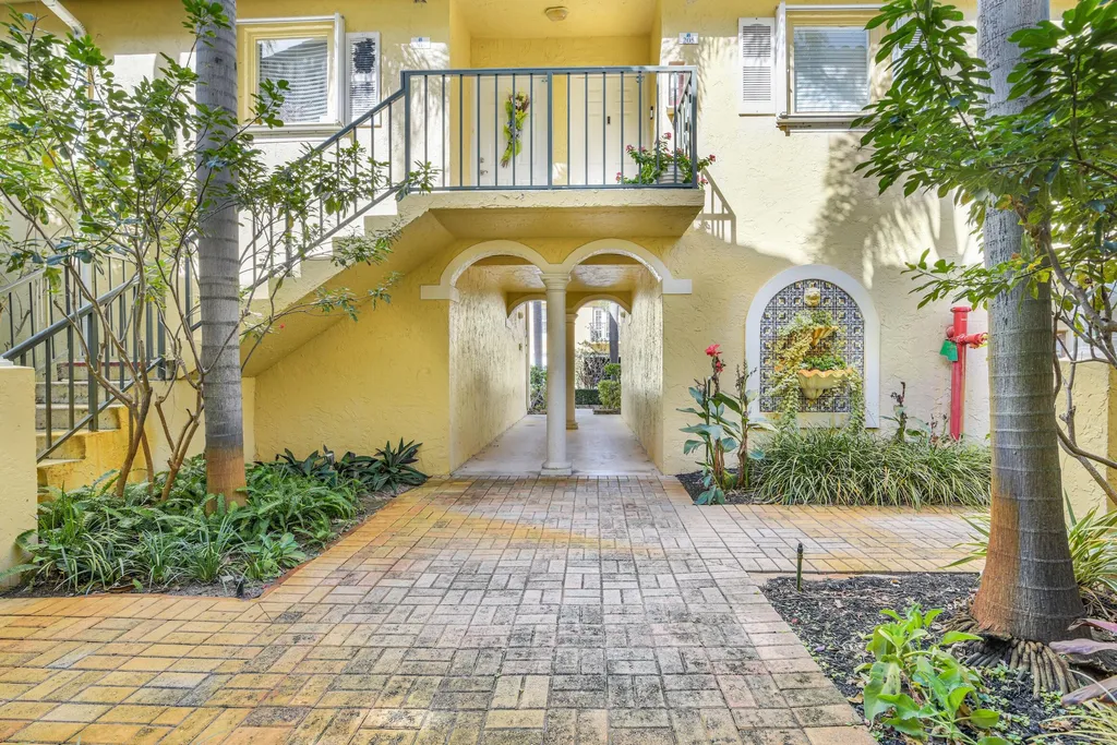 1030 Lake Shore Drive West Palm Beach FL 33403