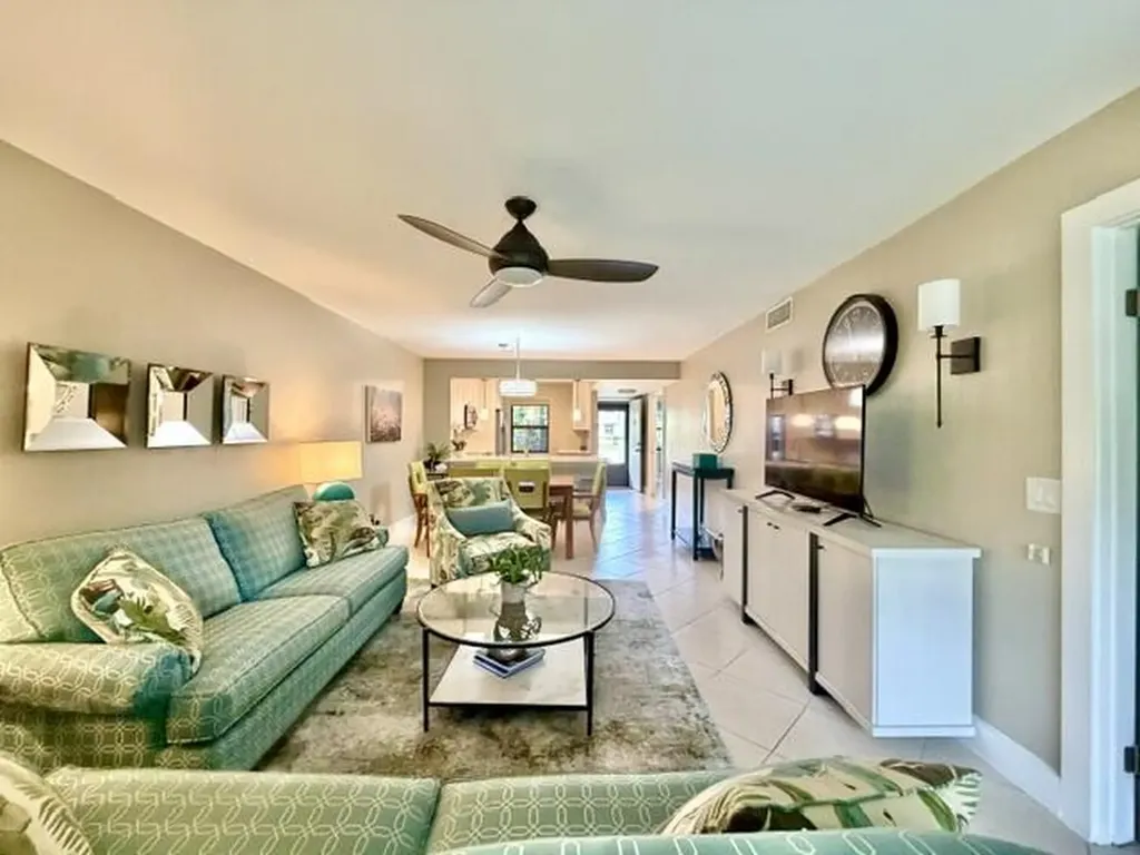 22148 Palms Way Boca Raton FL 33433