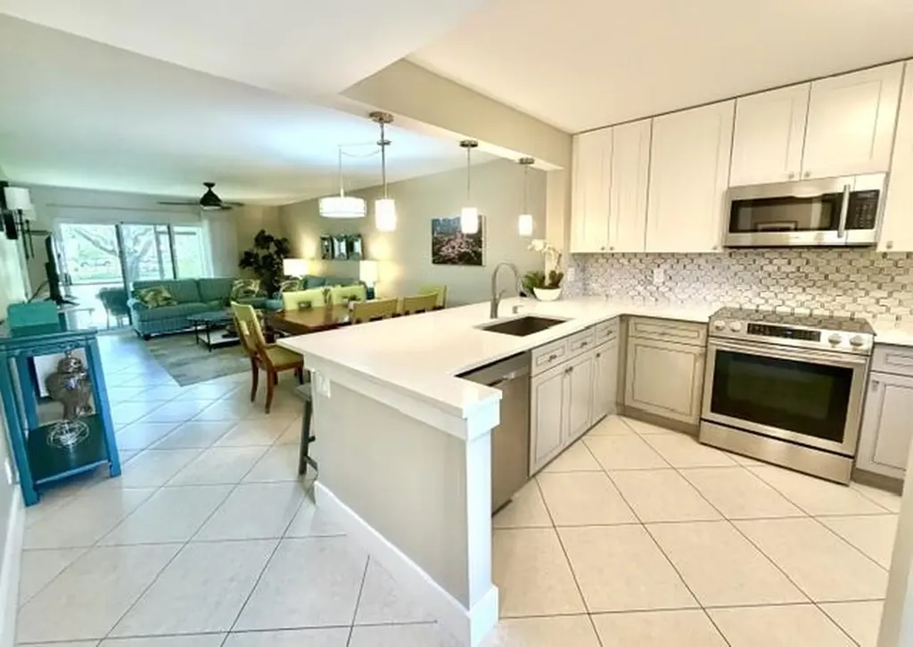 22148 Palms Way Boca Raton FL 33433