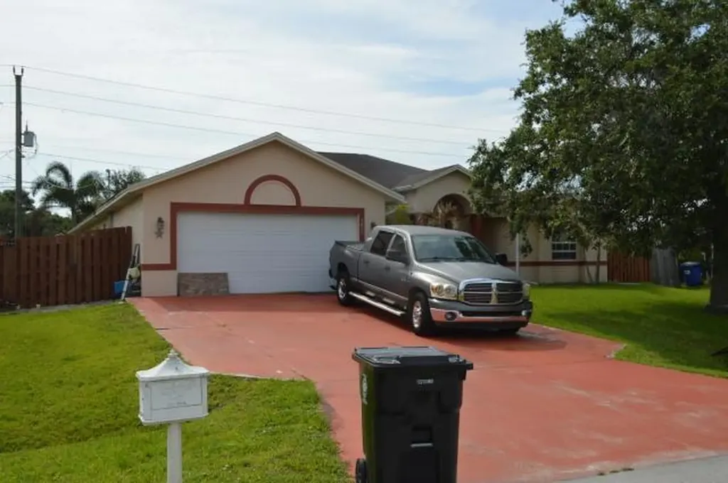 3011 SE Wake Road Port St Lucie FL 34984