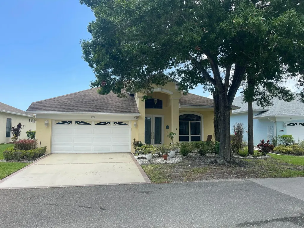 562 NW Lambrusco Drive Port St Lucie FL 34986