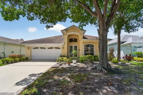 562 NW Lambrusco Drive Port St Lucie FL 34986