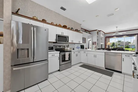 562 NW Lambrusco Drive Port St Lucie FL 34986
