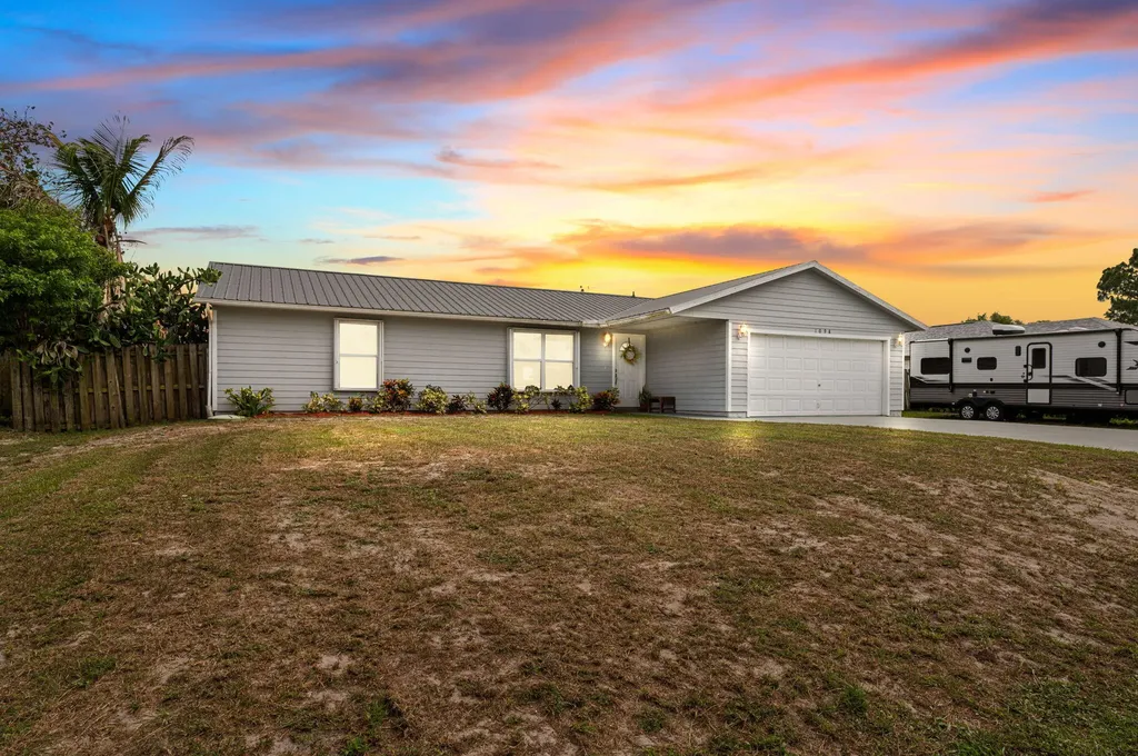 1098 SW Janette Avenue Port St Lucie FL 34953
