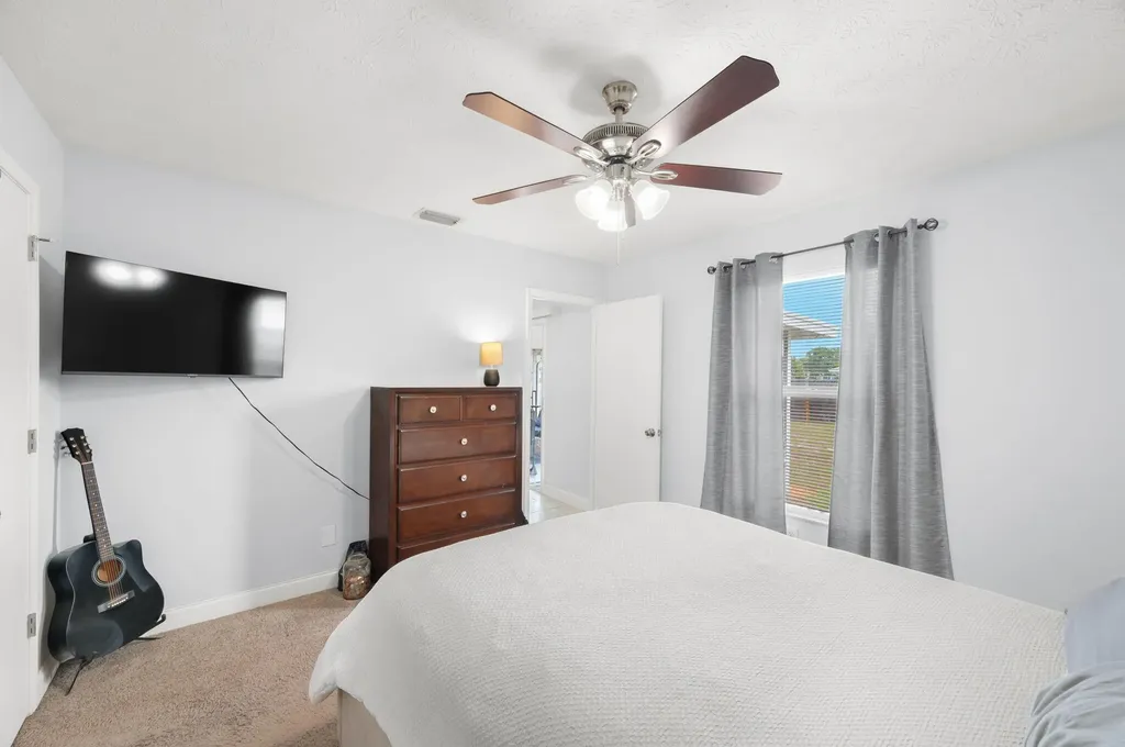 1098 SW Janette Avenue Port St Lucie FL 34953